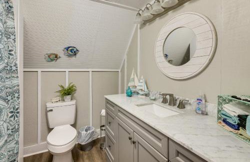 Dock and Fire Pit Stunning Lake Sinclair Home! - Foto 16