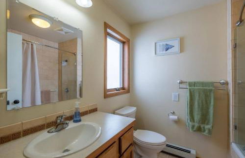 Mountain View Home w/Hot Tub - Close to Downtown! - Foto 16