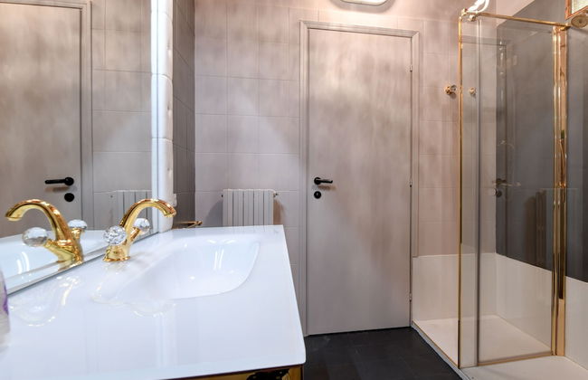 SWAROVSKI Family apartment with pool DesenzanoLoft Official Partner Homes & Villas by Marriott Bonvoy - Foto 49