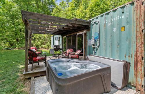 Unique Dover Accommodation with a Hot Tub Perfect for Glamping in Ohio - Foto 18