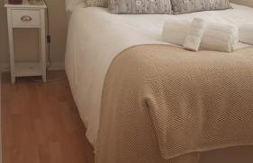 Fantastic Two Bedroom Courtyard Apartment - Foto 1