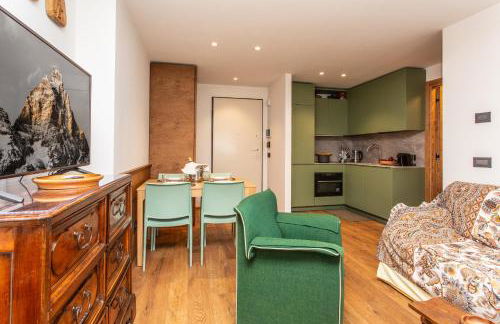 FLORA ALPINA EXPERIENCE - "Ski-to-Door" Brand New Chalet Apartments with Indoor Garage and Mountain View - Foto 19