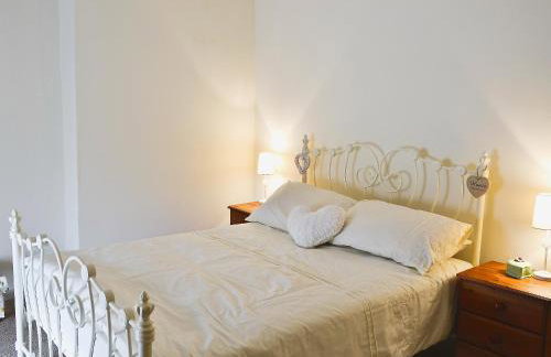 Jug And Glass Cottage - Photo 5