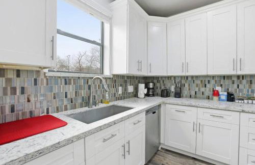 O22B Southwest Houston 1BR King Bed Pet Friendly Fast WiFi - Foto 13