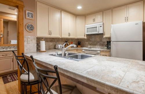 New Listing Updated 1 bedrm 1 bath Summit H Building #95 condo Just steps to Eagle Lodge sleeps 4 - Foto 12