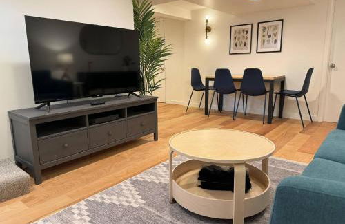 Greenlake Craftsman - Hot Tub, AC, Dog Friendly - Photo 20