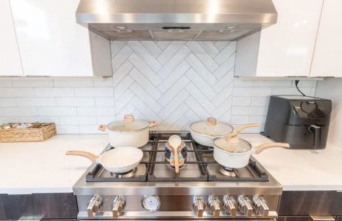 Comfy Family Home, Walkable Neighborhood + Patio! - Foto 23