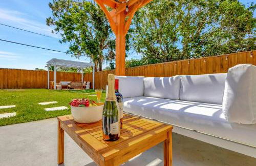 *NEW* The Surf Shack Jupiter! - Foto 58