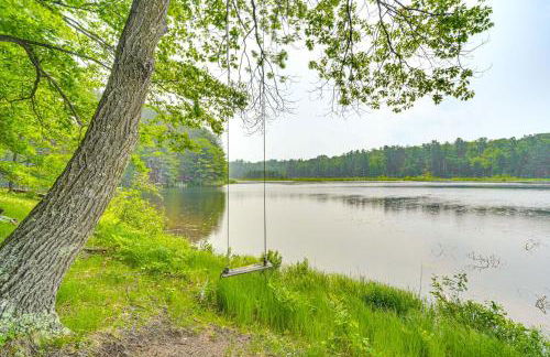 Four-Season Lake Cabin with Canoe and Paddle Boat! - Foto 28