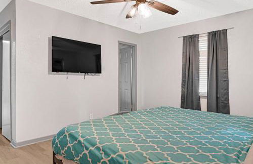 Updated 5BR Baytown Home | Sleeps 12 |Patio&Grill - Foto 14