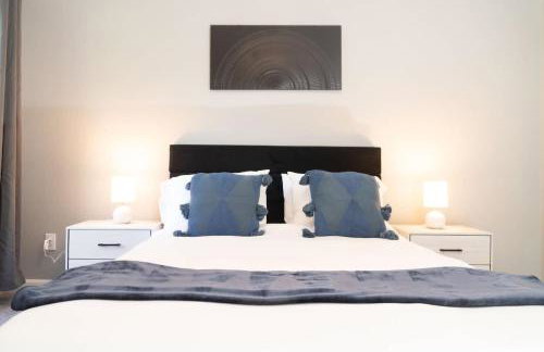 Spacious Vaulted 4BR Family Home Near Mall of GA Sleeps 12 - Foto 28