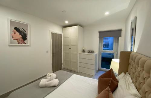 2 bedroom duplex apartment close to UHW & city centre - Foto 13