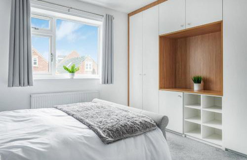 3BR Home with Garden & Free Parking - Foto 41