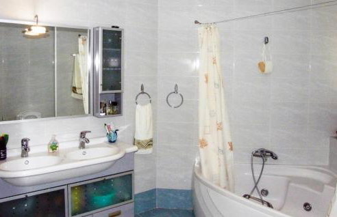 Awesome Home In Kamena Vourla - Foto 46