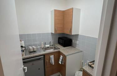 The Friary House - Central Guildford Personal 1 Bedroom Budget Apartment - Foto 19