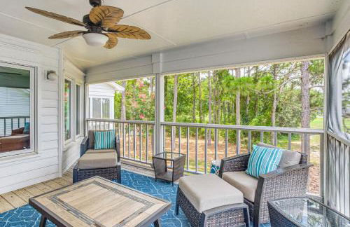 Marina and Pool Roomy Golf-View Home in Southport - Foto 1