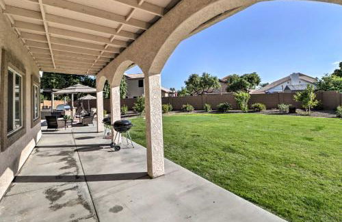 Lavish Family Escape with Game Room in Avondale! - Foto 40