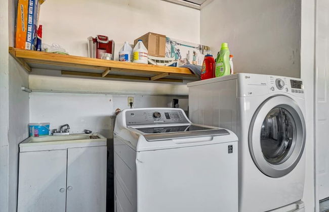 The Crown House 4b Pool Home 6 Mins to IR Beach - Photo 29