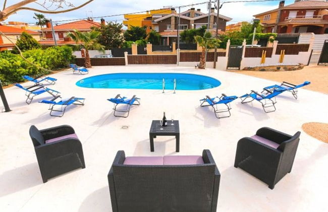 Apartment in Salou with swimming pool and garden - Photo 34