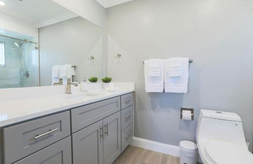 Pool Table, Minigolf, Games at Pondside FunHouse - Foto 28