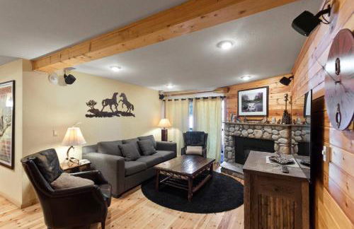 Chamonix #15 - Cozy Mtn Retreat with Fireplace - Foto 13