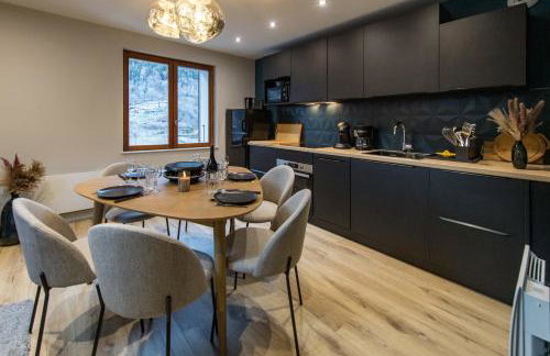 Legendary ski & cycling 4 to 6 guest getaway - Photo 16