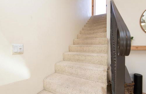 Desert Lily - Sunrise Suite with private hot tub and shared pool - Foto 16