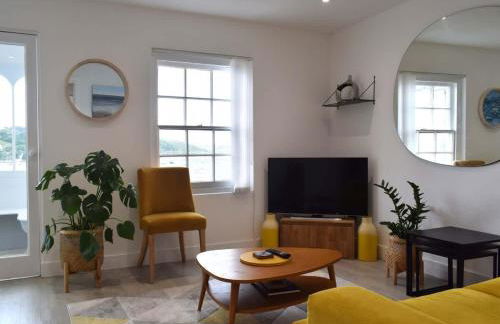 Breathtaking High Street Townhouse With Stunning Sea Views at 'The Old Fishermans Townhouse' - Foto 23