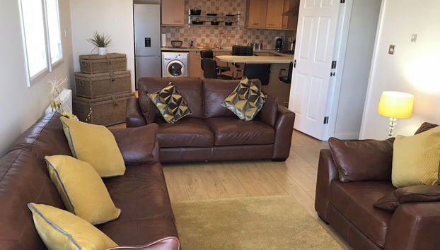 3-bed Apartment - Sleeps 6 - Parking, Wifi, Pets - Foto 2, Imagen principal