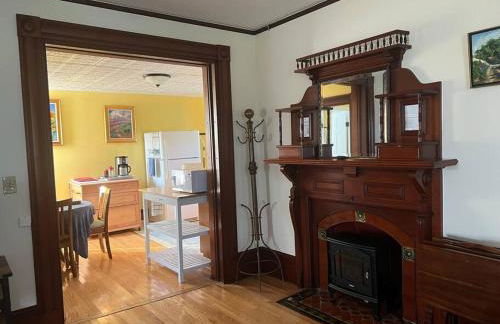 Falls Farmstead 1865 Ellis House Cozy and Comfy Apt #1 - Foto 5