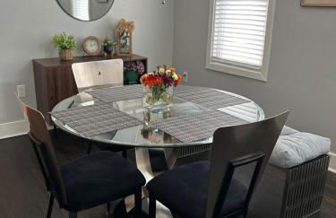 Modern Abode 2BR Near UofR, Highland, Downtown Rochester, NY Sleeps 4 - Foto 56