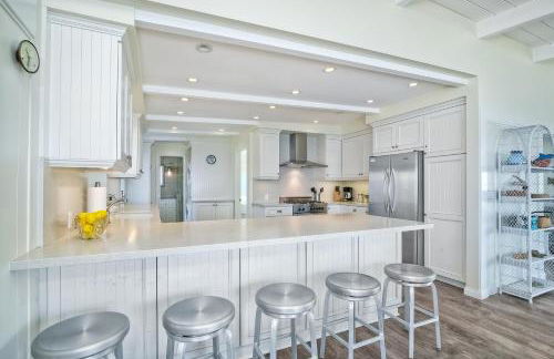 Oceanfront Villa with Private Beach Access, Remodeled Kitchen - Photo 11