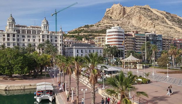 Traslado privado desde Playa del Albir al aeropuerto de Alicante – Elche (ALC) - Foto 3