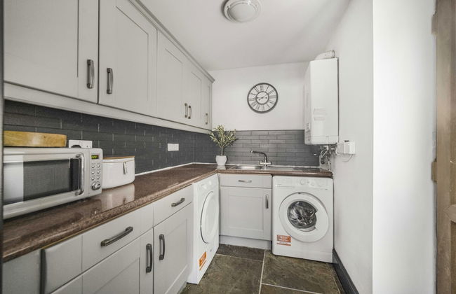 Coach House - Photo 20