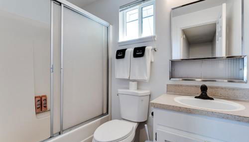 Modern Retreat near UofO, Autzen Stadium, Amazon Park #2 - Foto 4, Shower