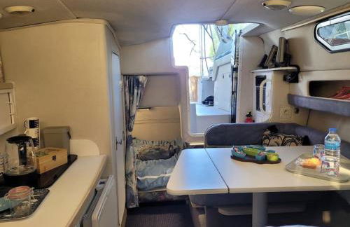 Bateau sur terre près du bassin - Foto 27