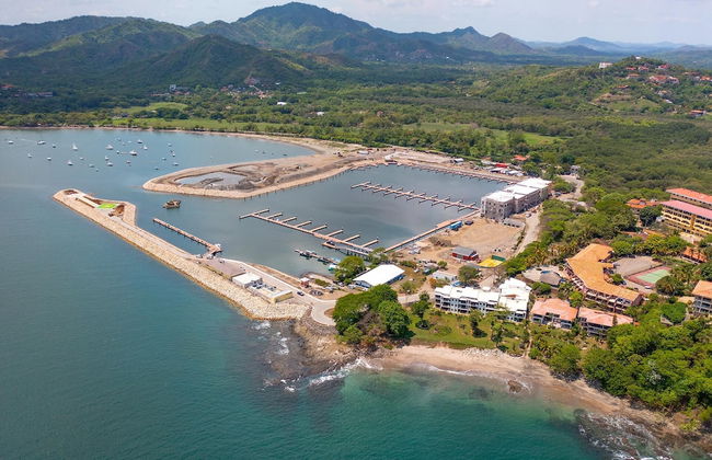 Newly Remodeled Beachfront Condo, Ground-Floor Terrace & Direct Access to Playa Flamingo - Foto 32