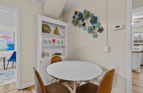 The Mid-Century Hub Close to Everything - Photo 12