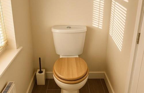 Elegant 2BD Townhouse in Thirsk: Cozy & Stylish - Photo 10