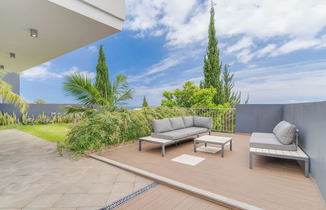 Cristiano Ronaldo Airport View - Foto 1