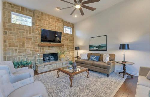 Gorgeous Vacation Home w Private Pool - Photo 6