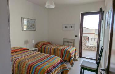 La Casa dei Due Mari - large apartment with parking - Foto 12