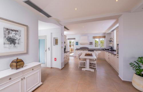 Villa Penelope with Private Heated Pool - Photo 12