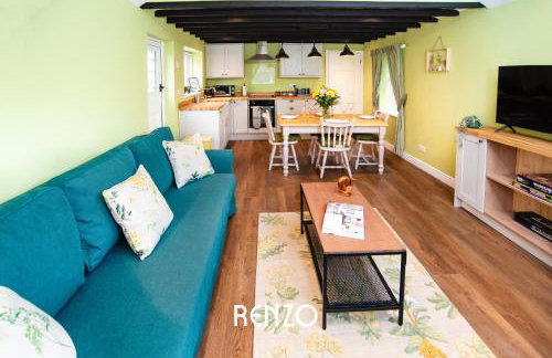 Homely 1-bed Cottage in Stoke Bardolph, Nottingham by Renzo, Stunning Countryside Location! - Foto 1