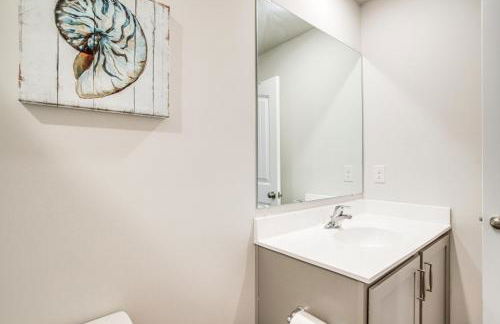 Pool Access and Beach Shuttle Millville Townhome! - Foto 19