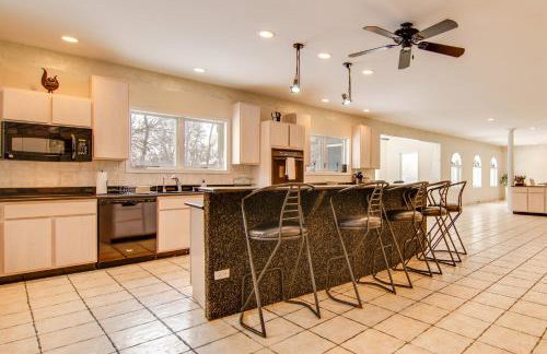 Hot Tub and Sauna Hoffman Estates Villa in Elgin! - Foto 6