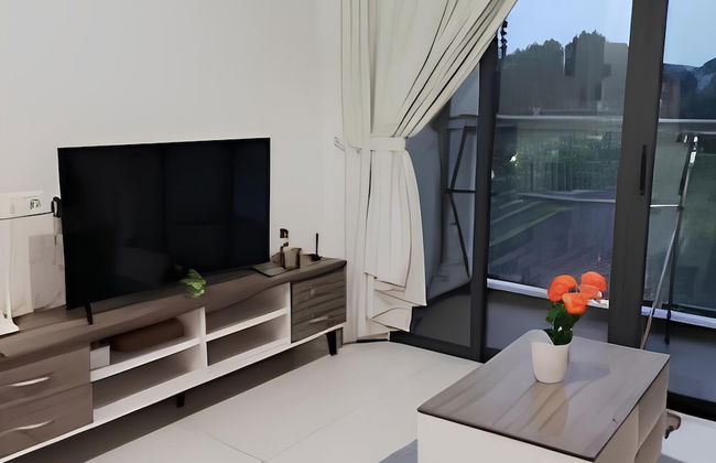 Cityview 2BR Country Garden Danga Bay @ Natol - Photo 11