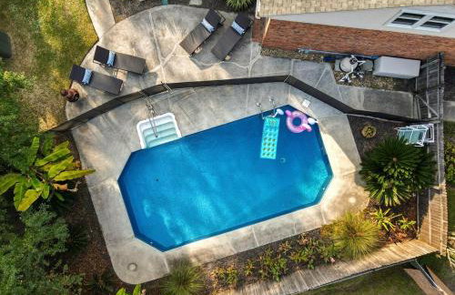 The Caspian large family house with private pool in Summerville - Foto 13