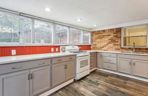 Spacious 4BR Retreat in Vibrant Smyrna Near Lakes - Foto 37