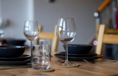 Cosy Lodge Getaway with Private Beach & Fireplace - Foto 21